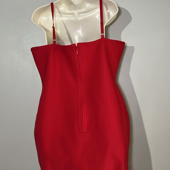 Venus Lace Detail Red Dress size XL - Picture 10 of 10